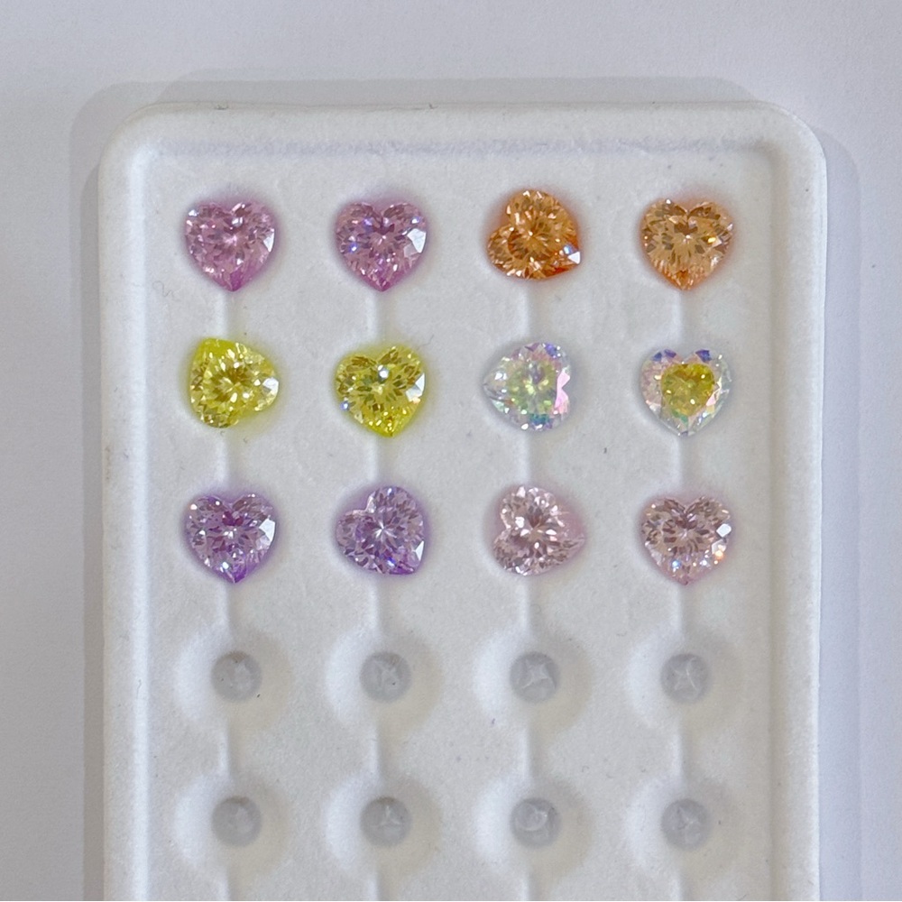 Additional heart shape zircon for heart pendant